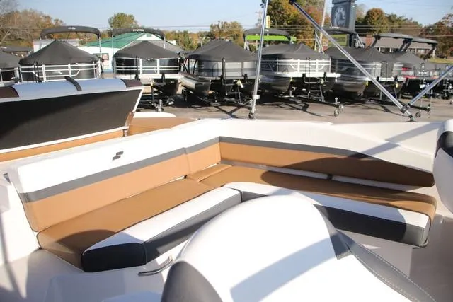 Slide: The Image of Starcraft SVX 230 IO 2025 - 10