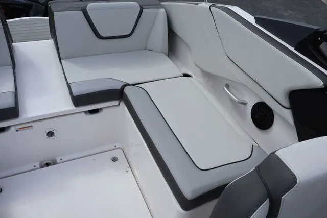 Slide: The Image of Yamaha SX250-BLACK-GALVANIZED 2025 - 19