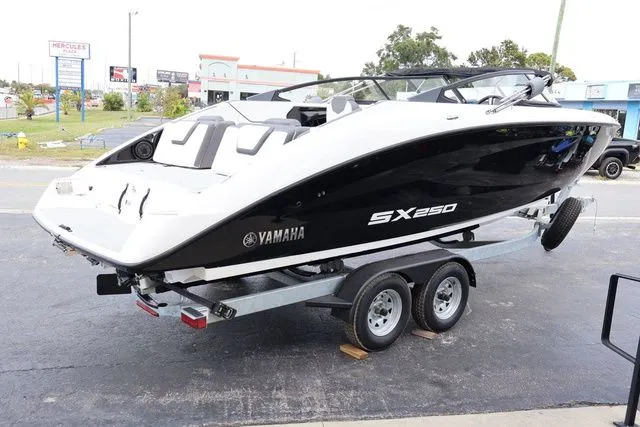 Slide: The Image of Yamaha SX250-BLACK-GALVANIZED 2025 - 6