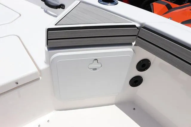 Slide: The Image of Yamaha 195 FSH Sport 2025 - 21