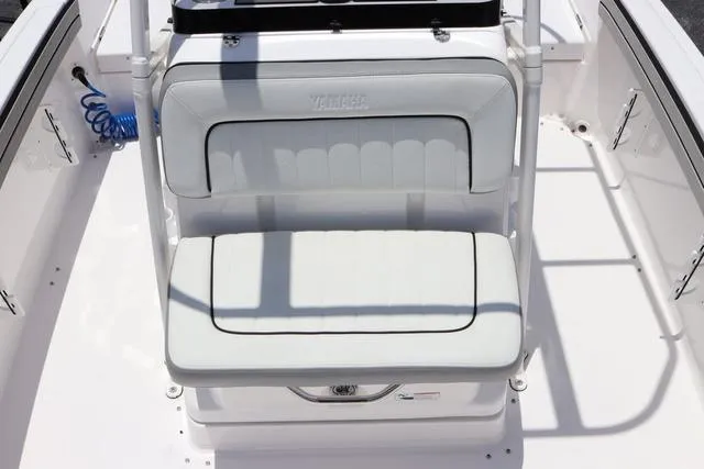 Slide: The Image of Yamaha 195 FSH Sport 2025 - 23