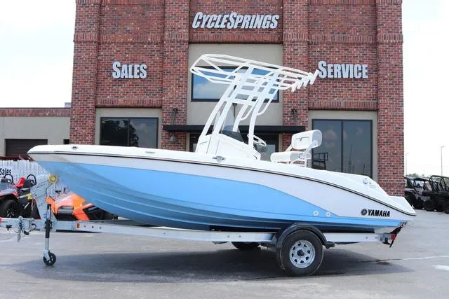 Slide: The Image of Yamaha 195 FSH Sport 2025 - 3