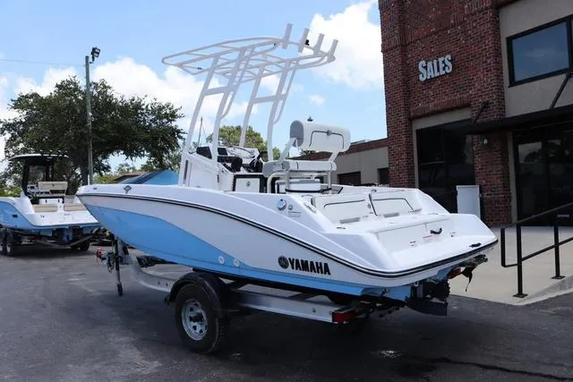 Slide: The Image of Yamaha 195 FSH Sport 2025 - 5