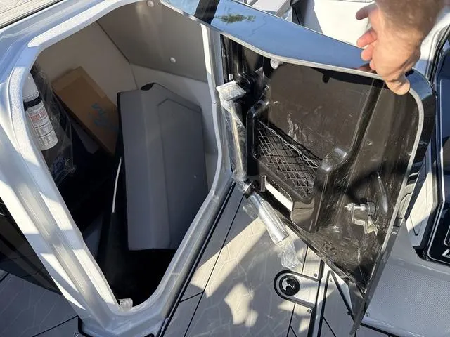 Slide: The Image of Yamaha 255XD-MIST GRAY-GALVANIZE 2025 - 12