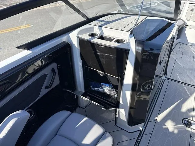 Slide: The Image of Yamaha 255XD-MIST GRAY-GALVANIZE 2025 - 13