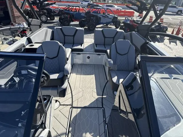 Slide: The Image of Yamaha 255XD-MIST GRAY-GALVANIZE 2025 - 16