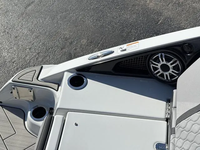 Slide: The Image of Yamaha 255XD-MIST GRAY-GALVANIZE 2025 - 26