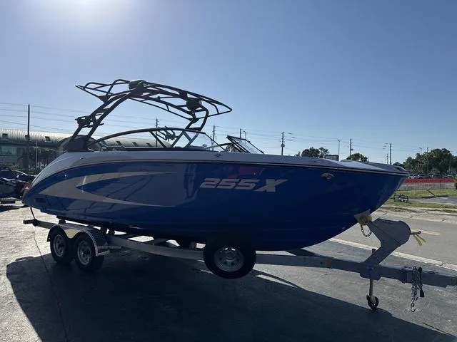 Slide: The Image of Yamaha 255XD-MIST GRAY-GALVANIZE 2025 - 5