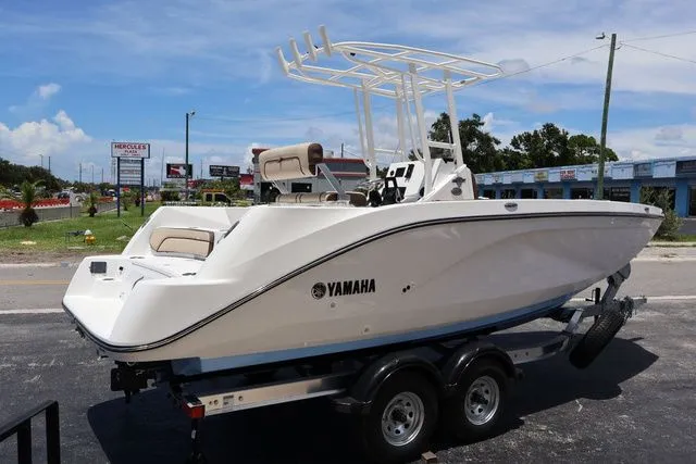 Slide: The Image of Yamaha 222 FSH Sport 2025 - 6