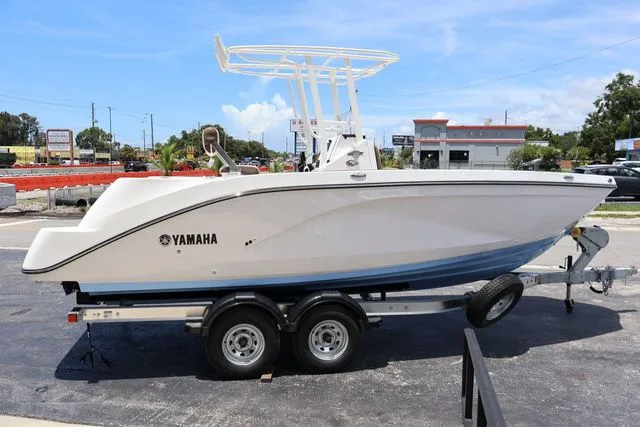 Slide: The Image of Yamaha 222 FSH Sport 2025 - 7