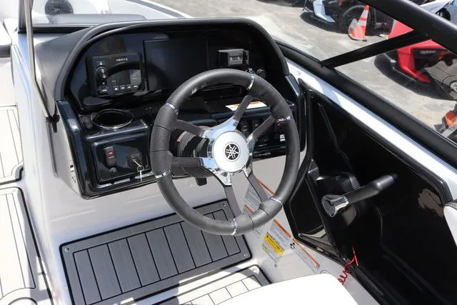 Slide: The Image of Yamaha 195S-BLACK-GALVANIZED 2025 - 17