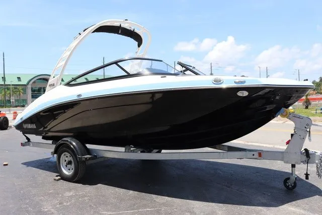 Slide: The Image of Yamaha 195S-BLACK-GALVANIZED 2025 - 8