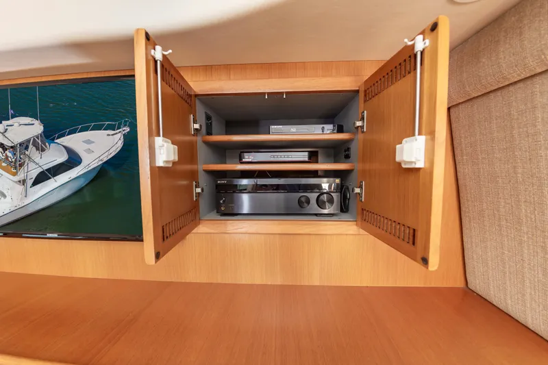Slide: The Image of Cabo 43 Flybridge 2008 - 26