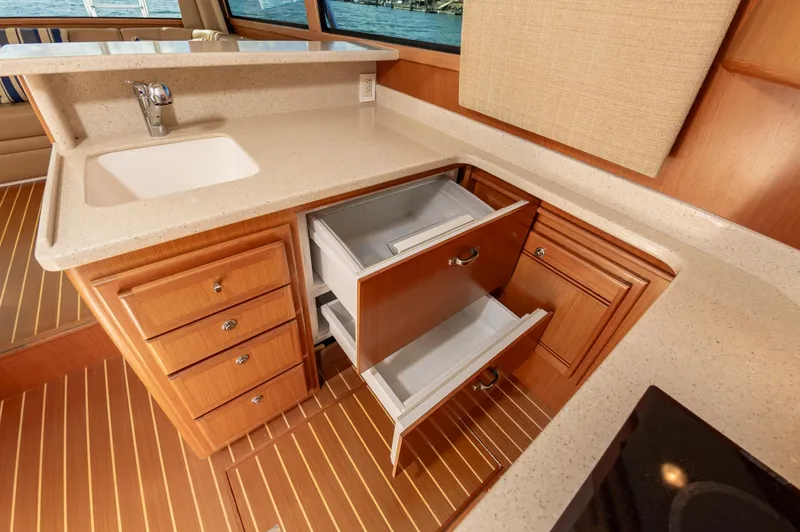Slide: The Image of Cabo 43 Flybridge 2008 - 32