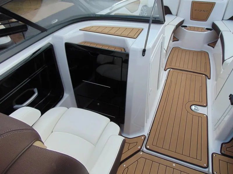 Slide: The Image of Yamaha 212SD 2021 - 11