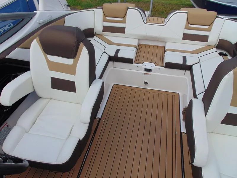 Slide: The Image of Yamaha 212SD 2021 - 16