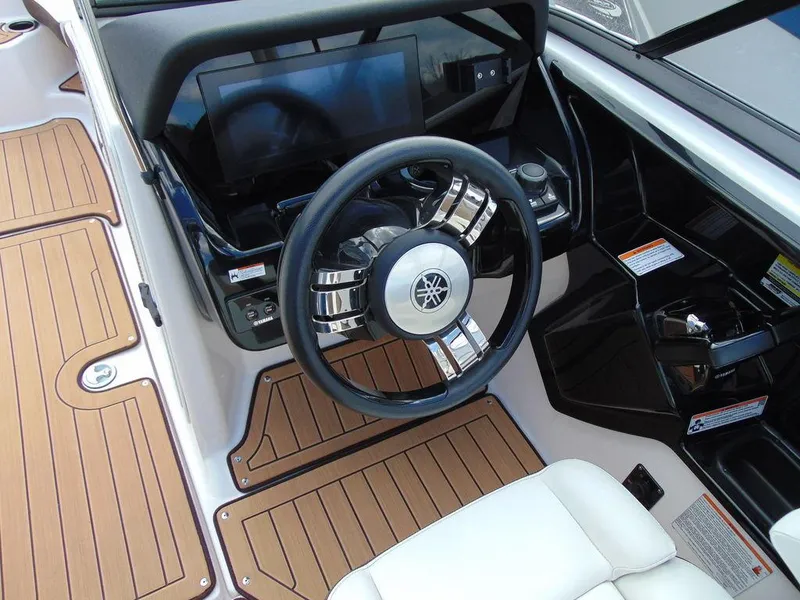 Slide: The Image of Yamaha 212SD 2021 - 17