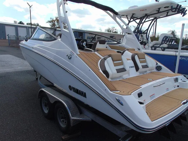 Slide: The Image of Yamaha 212SD 2021 - 3