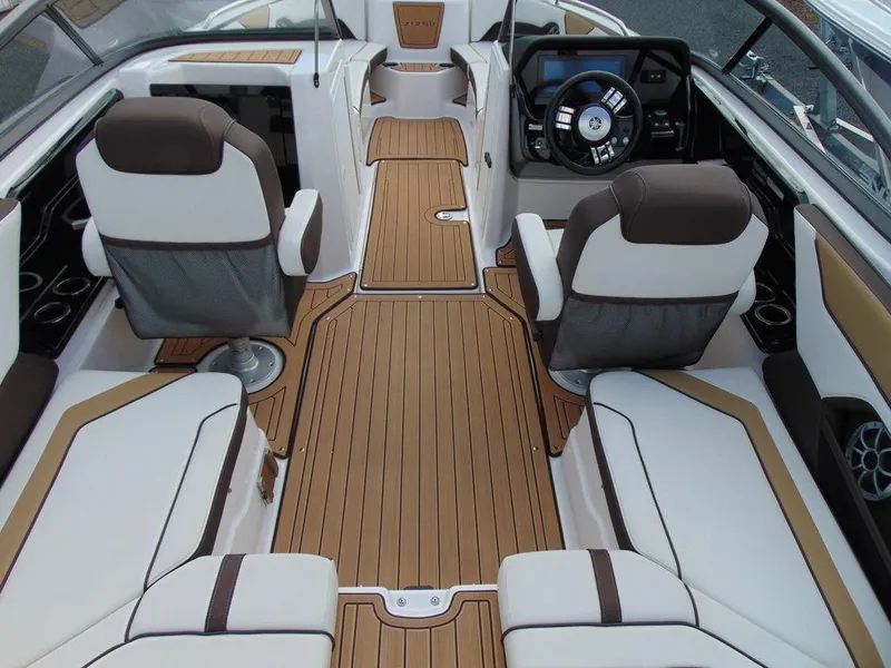 Slide: The Image of Yamaha 212SD 2021 - 8