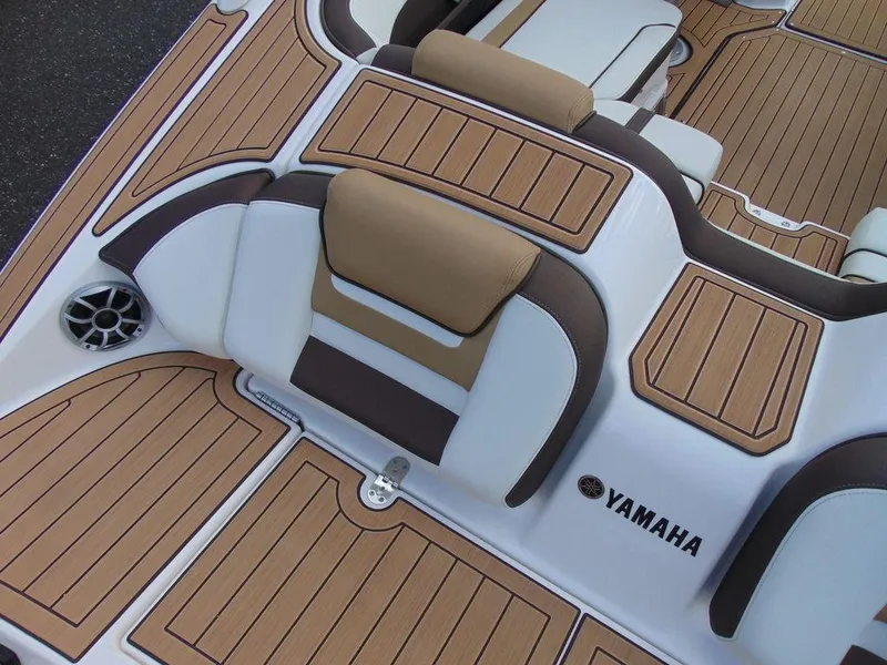 Slide: The Image of Yamaha 212SD 2021 - 9