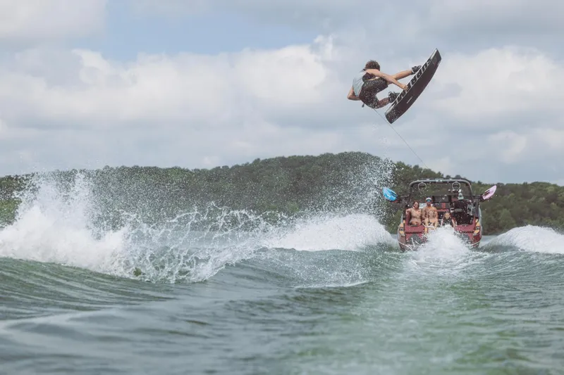 Slide: The Image of MasterCraft X22 2024 - 22