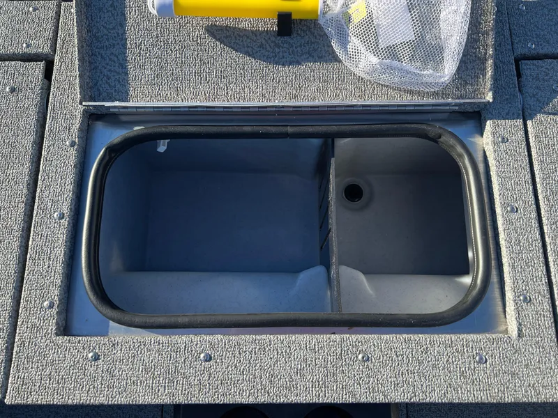 Slide: The Image of Livewell compartment on 2025 Lund 1775 Adventure Sport boat. - 20
