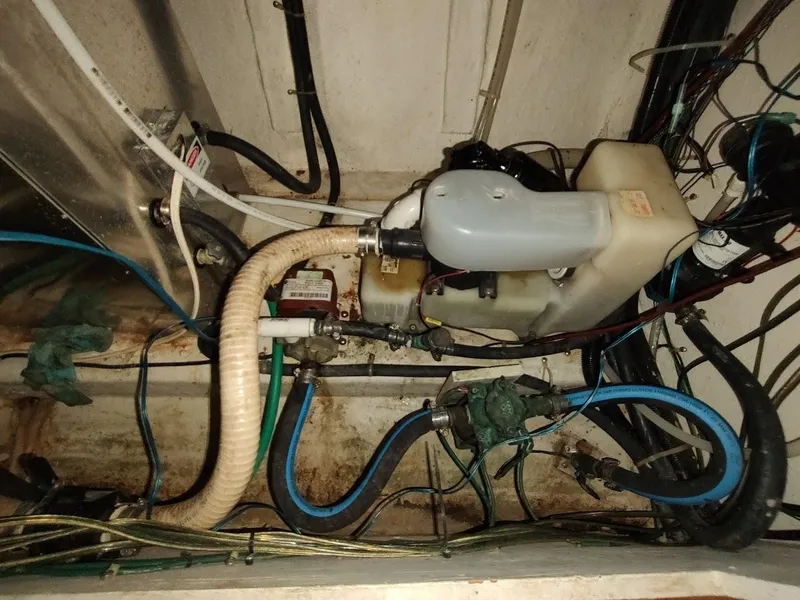 Slide: The Image of Maxum 4100 SCR 1999 - 65