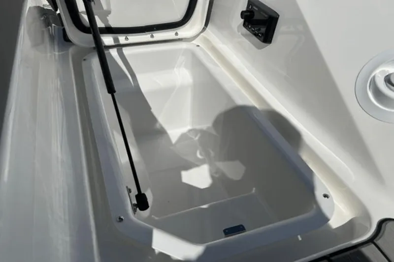 Slide: The Image of Sea Ray 280 SLX 2023 - 22