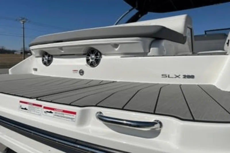 Slide: The Image of Sea Ray 280 SLX 2023 - 26