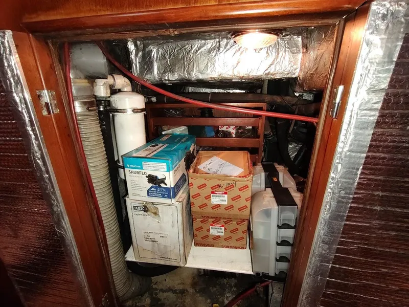 Slide: The Image of Hylas 46 1997 - 101