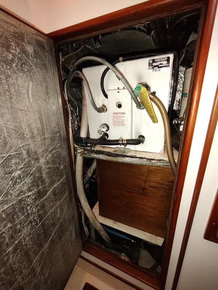 Slide: The Image of Hylas 46 1997 - 102