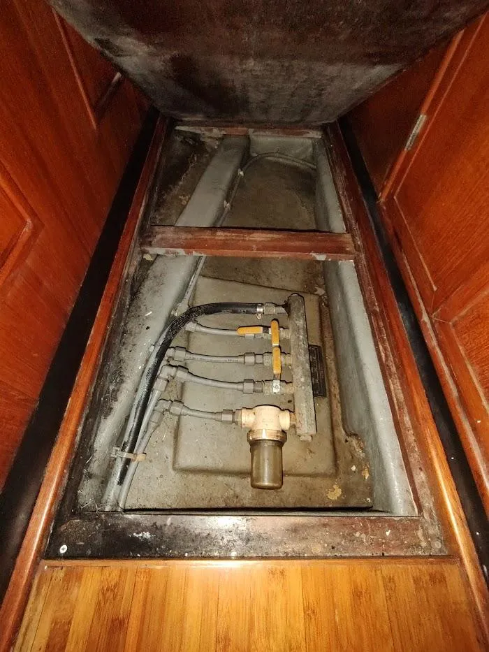 Slide: The Image of Hylas 46 1997 - 103