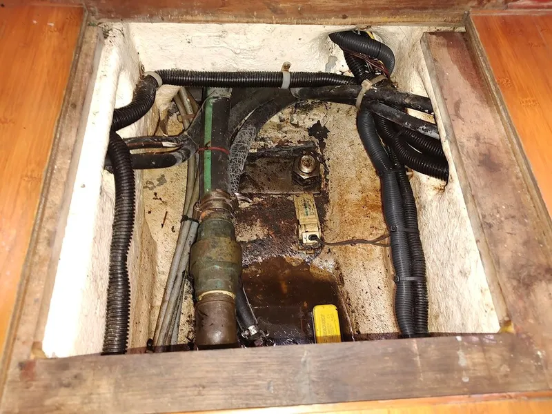 Slide: The Image of Hylas 46 1997 - 105