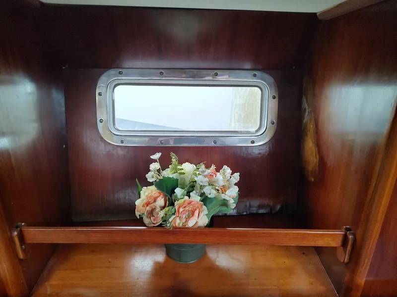 Slide: The Image of Hylas 46 1997 - 107