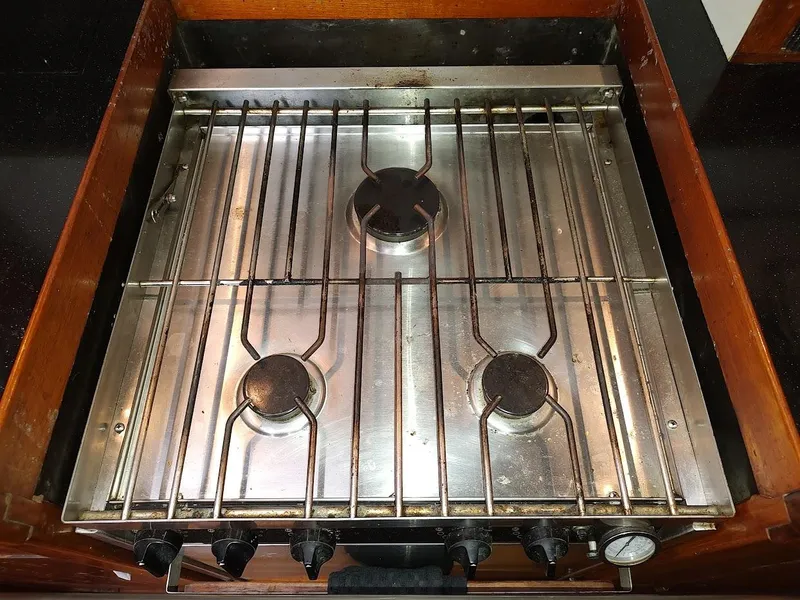 Slide: The Image of Stainless steel stove with three burners on a Hylas 46 yacht, 1997 model. - 45