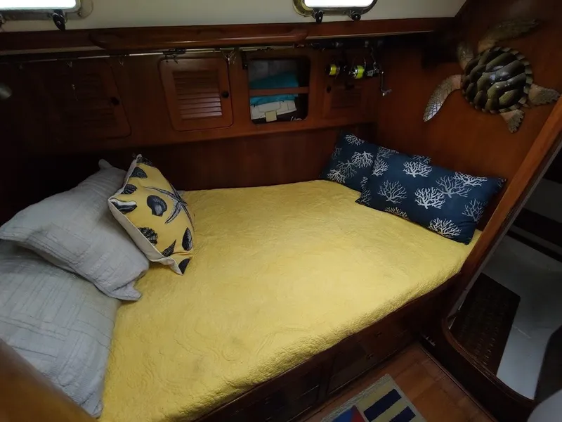 Slide: The Image of Hylas 46 1997 - 80