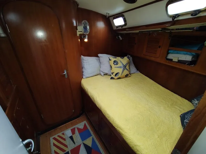 Slide: The Image of Hylas 46 1997 - 81