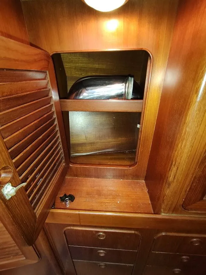 Slide: The Image of Hylas 46 1997 - 84