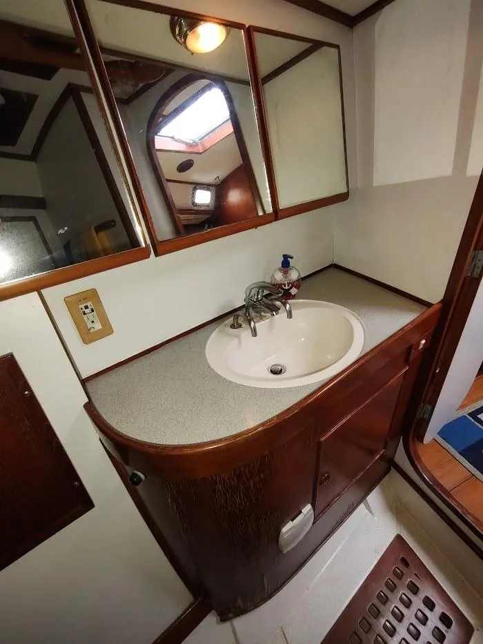 Slide: The Image of Hylas 46 1997 - 90