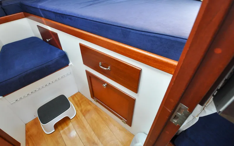 Slide: The Image of Bunker and Ellis - Aleria - Forward Cabin - Storage - 71