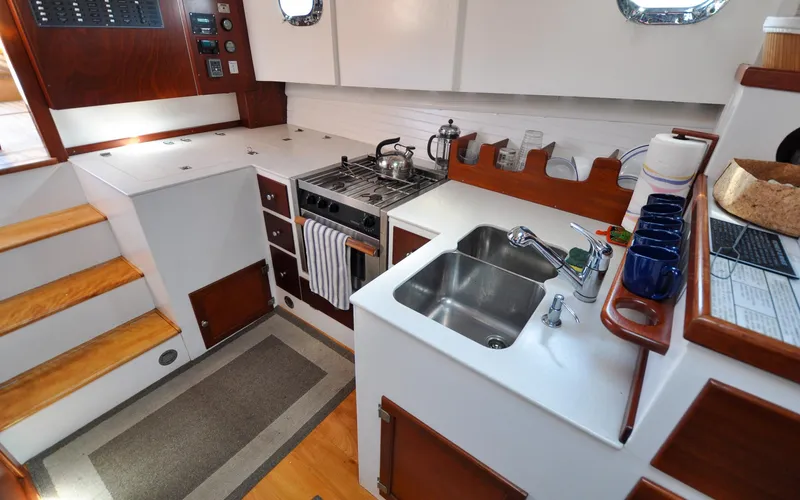 Slide: The Image of Bunker and Ellis - Aleria - Salon - Galley - 84