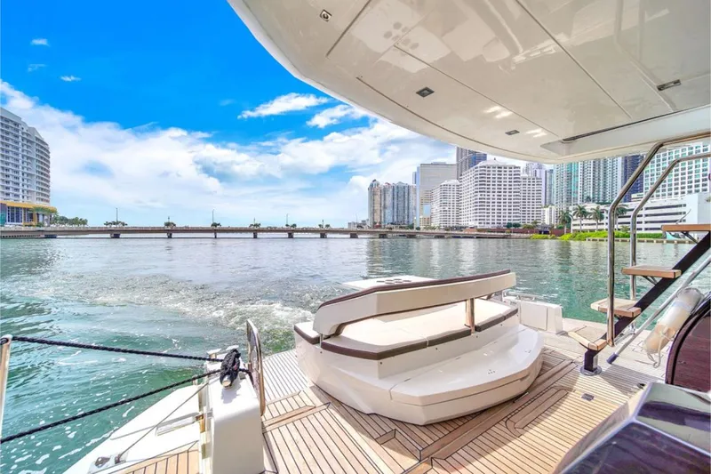 Slide: The Image of Galeon 510 Sky 2020 - 107