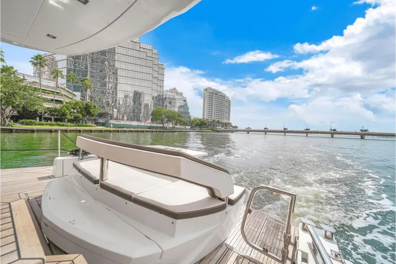 Slide: The Image of Galeon 510 Sky 2020 - 108