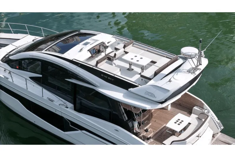 Slide: The Image of Galeon 510 Sky 2020 - 14