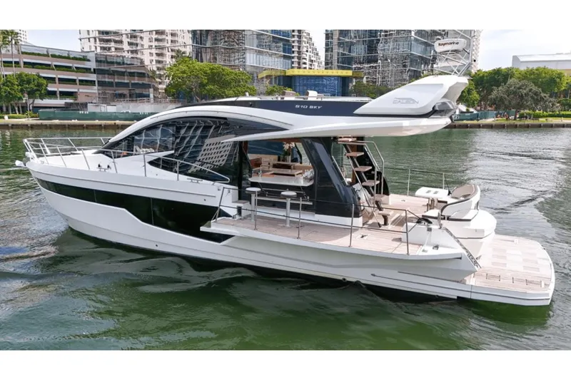 Slide: The Image of Galeon 510 Sky 2020 - 22