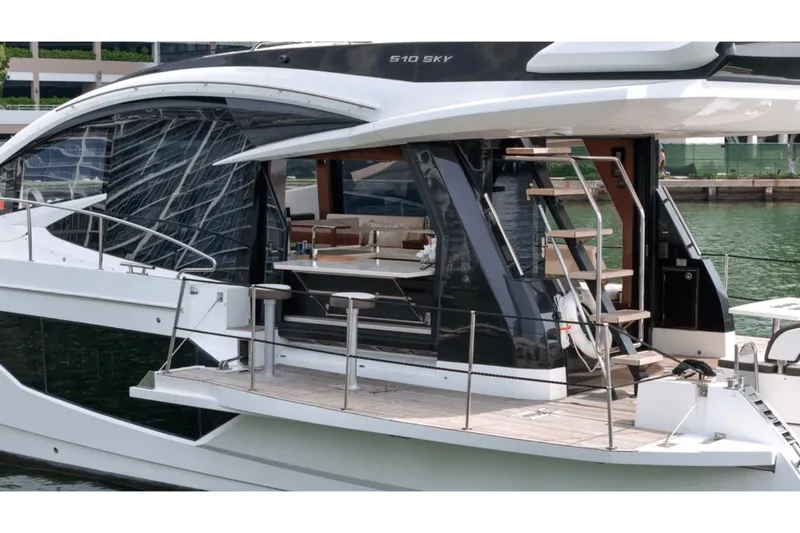Slide: The Image of Galeon 510 Sky 2020 - 34