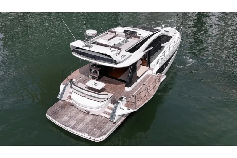 Slide: The Image of Galeon 510 Sky 2020 - 38