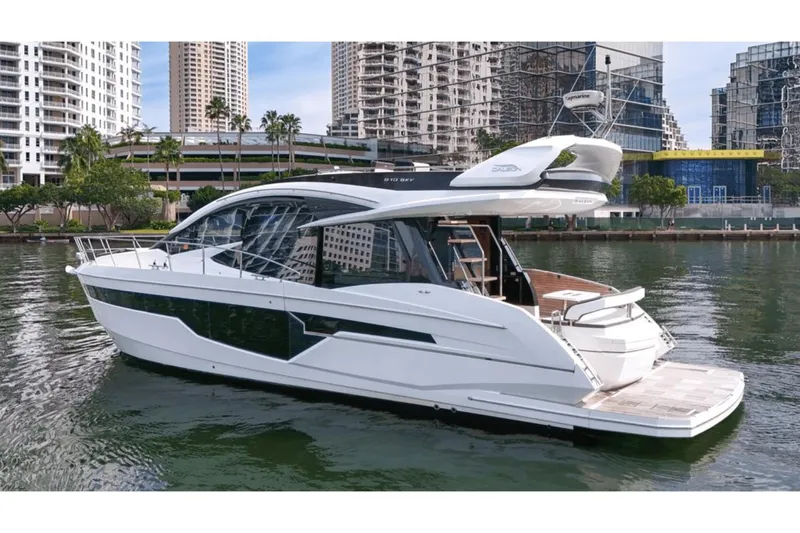 Slide: The Image of Galeon 510 Sky 2020 - 5