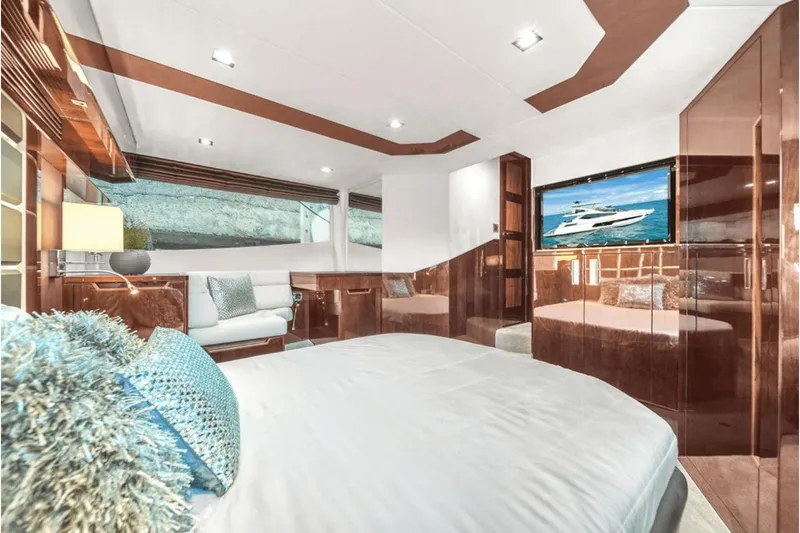 Slide: The Image of Galeon 510 Sky 2020 - 56