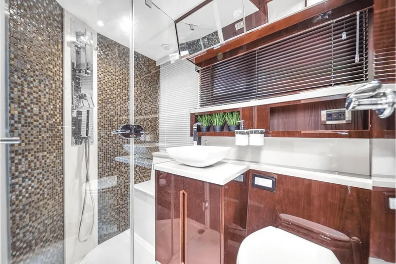 Slide: The Image of Galeon 510 Sky 2020 - 57